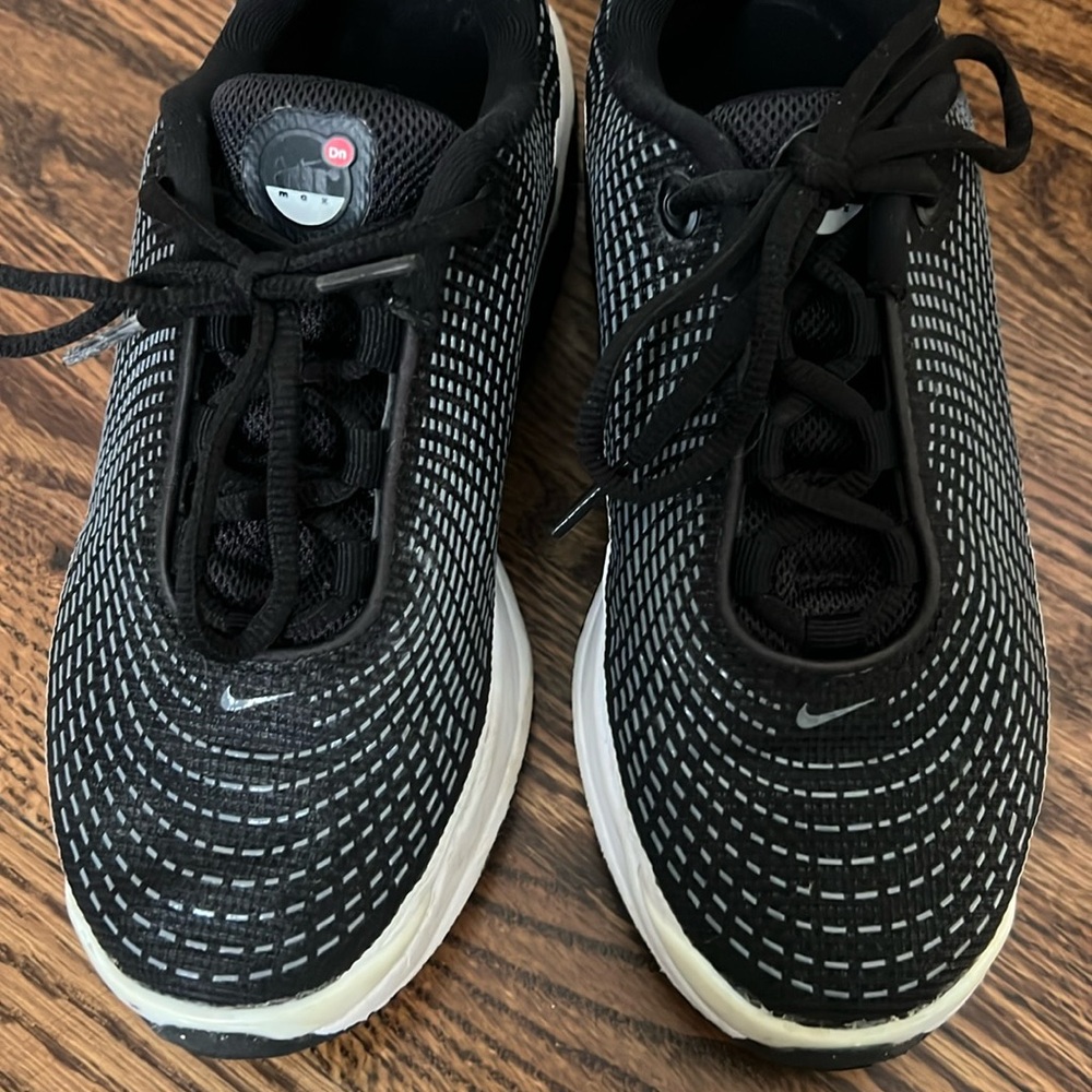 Kids airmax. Hardly worn. Excellent Condition.
